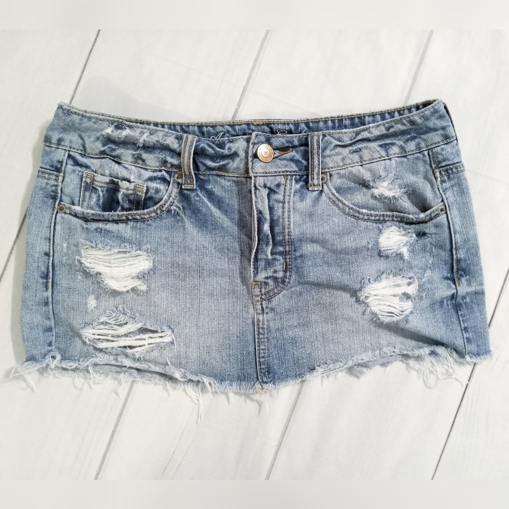 AMERICAN EAGLE Vintage Y2K Light Blue Denim Mini Skirt Size 6